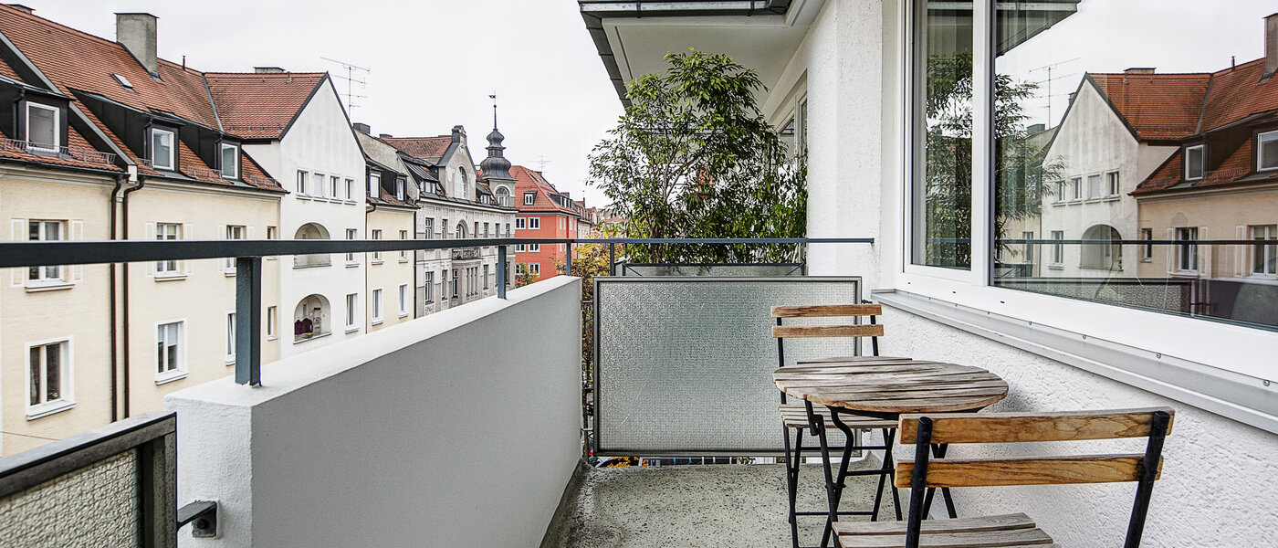 Wohnung München Schwabing (links der Leopoldstraße) 01 Balkon 3713