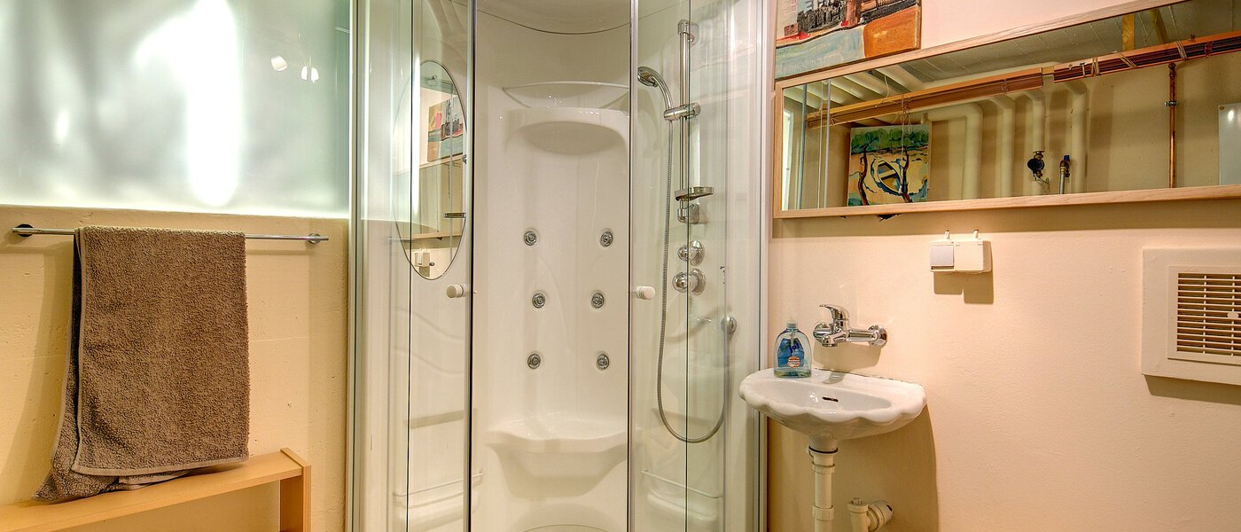 Haus München Kleinhadern 01 2. Badezimmer 3822