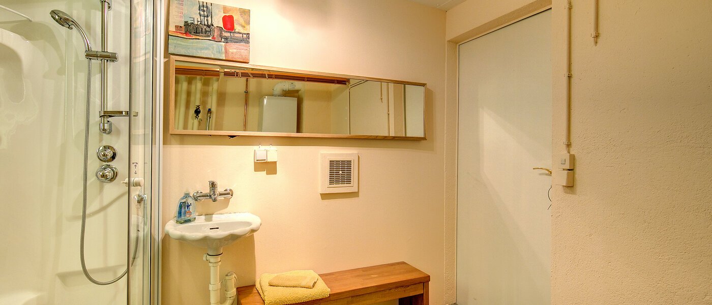 Haus München Kleinhadern 04 2. Badezimmer 3822