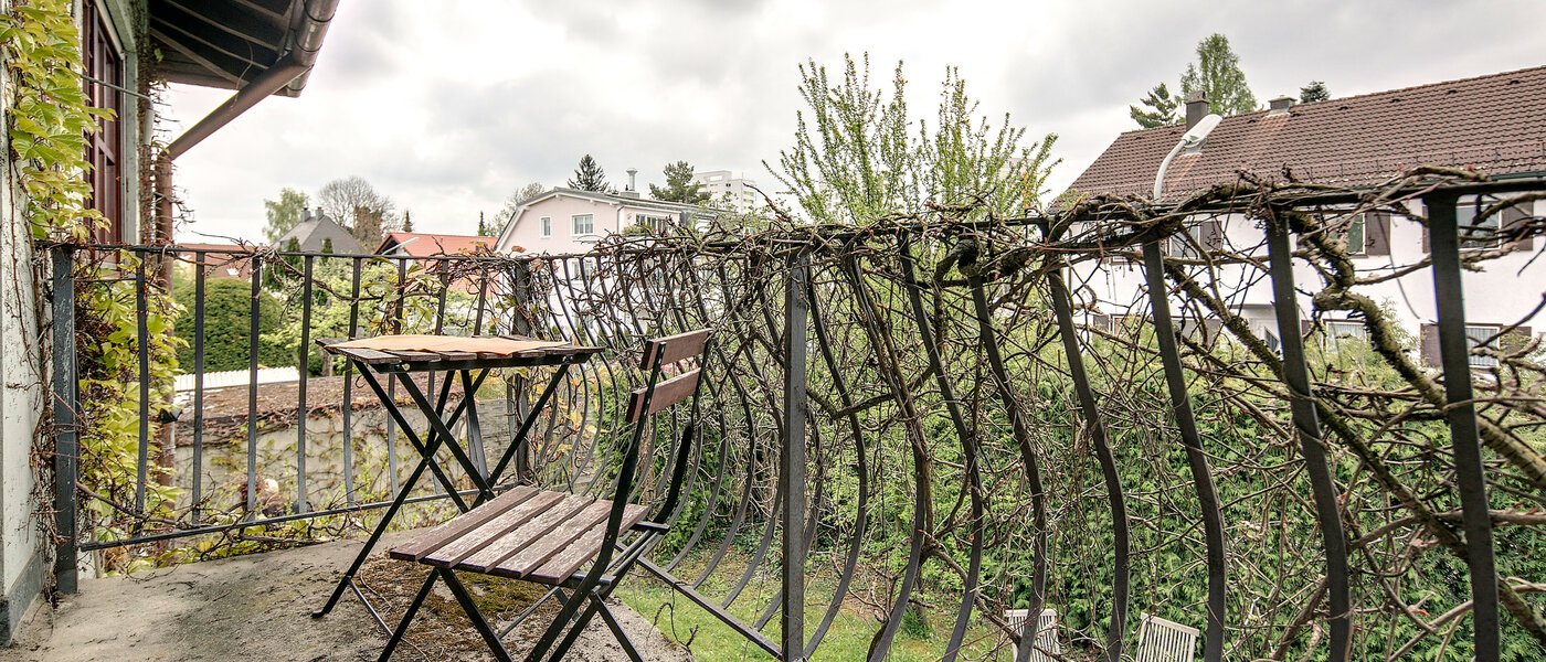 Haus München Kleinhadern 01 Balkon 3822