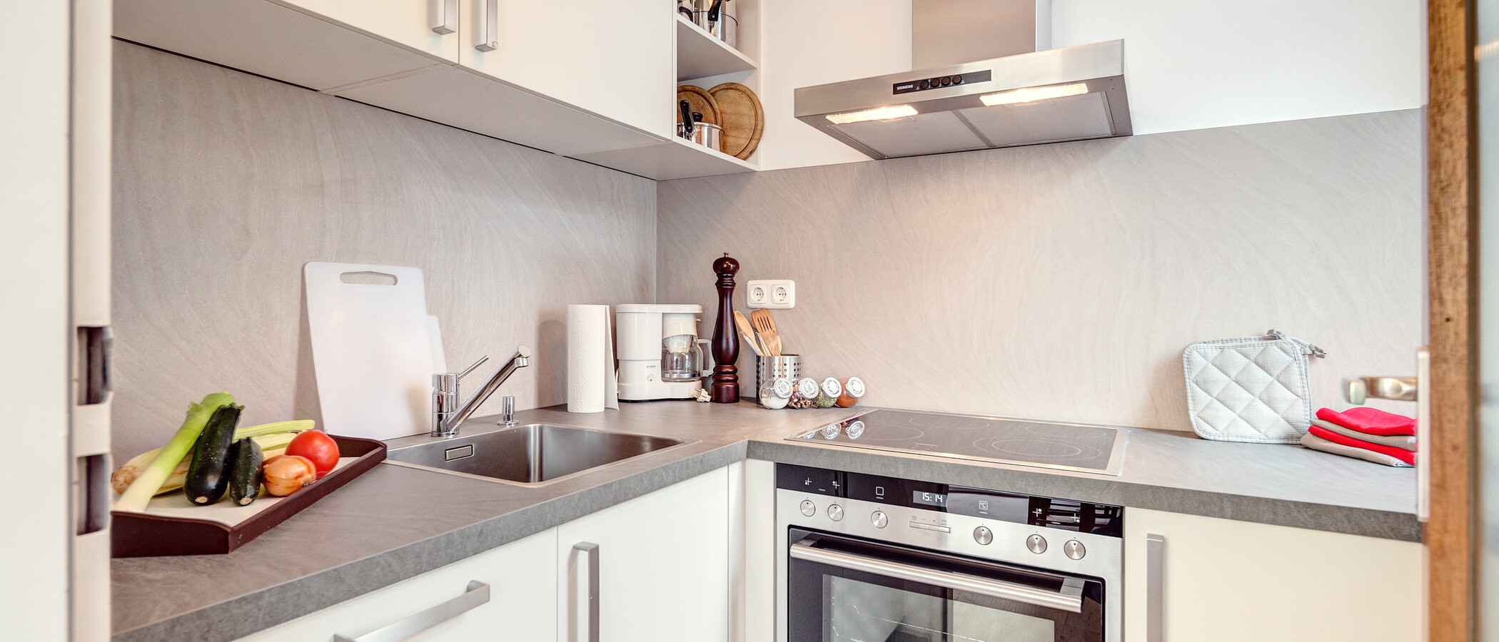 Wohnung München Schwabing (links der Leopoldstraße) 01 Küche 386