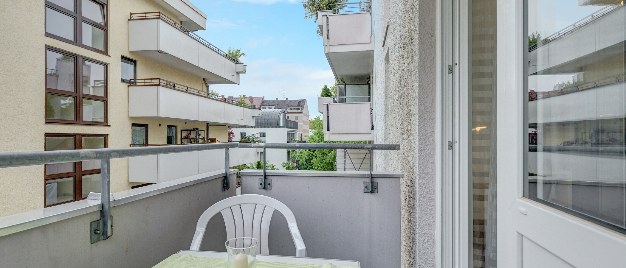 Wohnung München Schwabing (links der Leopoldstraße) 01 Balkon 386