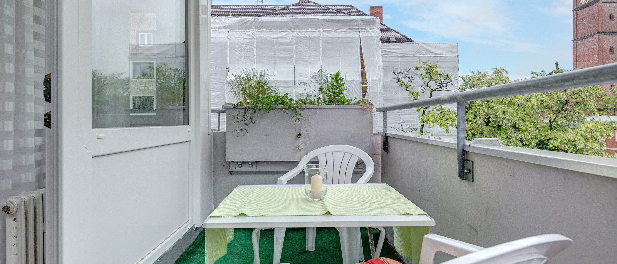 Wohnung München Schwabing (links der Leopoldstraße) 02 Balkon 386