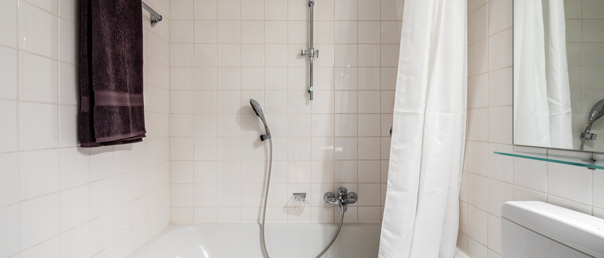 Apartment München Schwabing-West (rund um den Hohenzollernplatz) 02 Badezimmer 4086