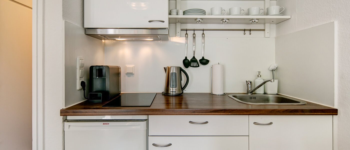 Apartment München Schwabing-Nord (zw. Leopoldstraße & Englischen Garten) 01 Küche 4089