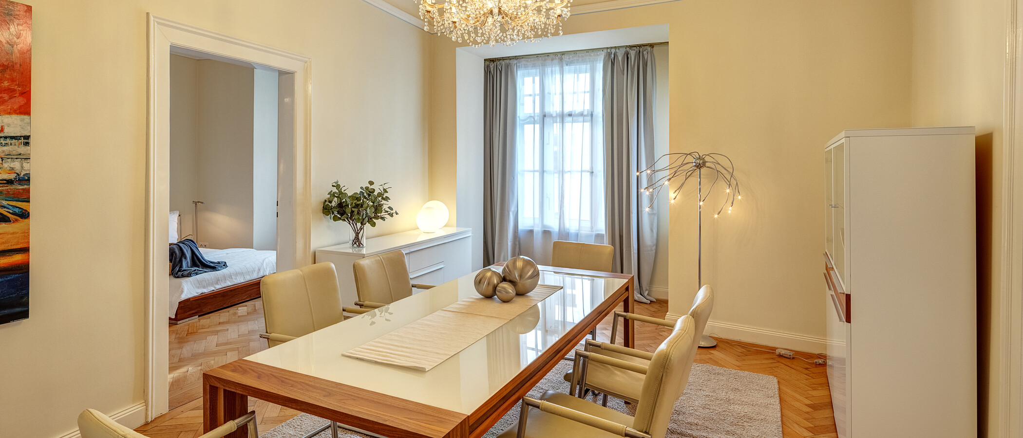 Wohnung München Maxvorstadt - Rund um den Josephsplatz 01 Esszimmer 4242