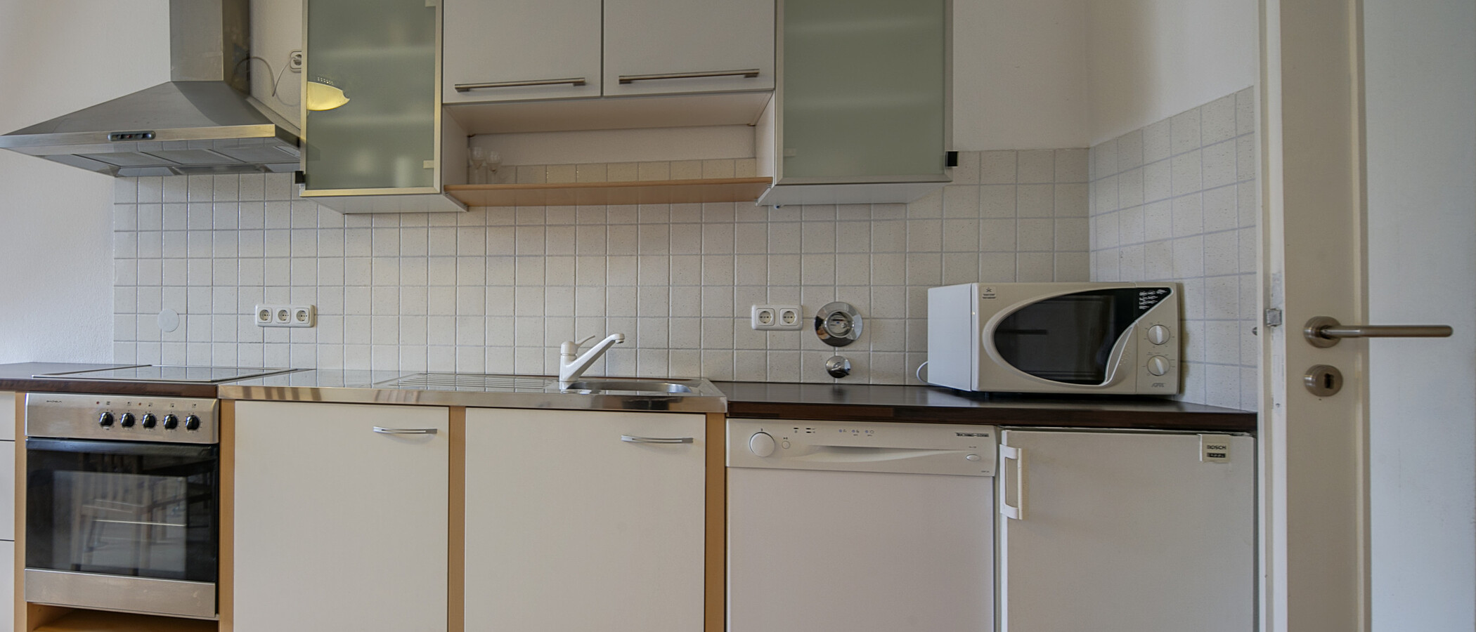 Dachgeschosswohnung München Schwabing (links der Leopoldstraße) 02 Küche 4340