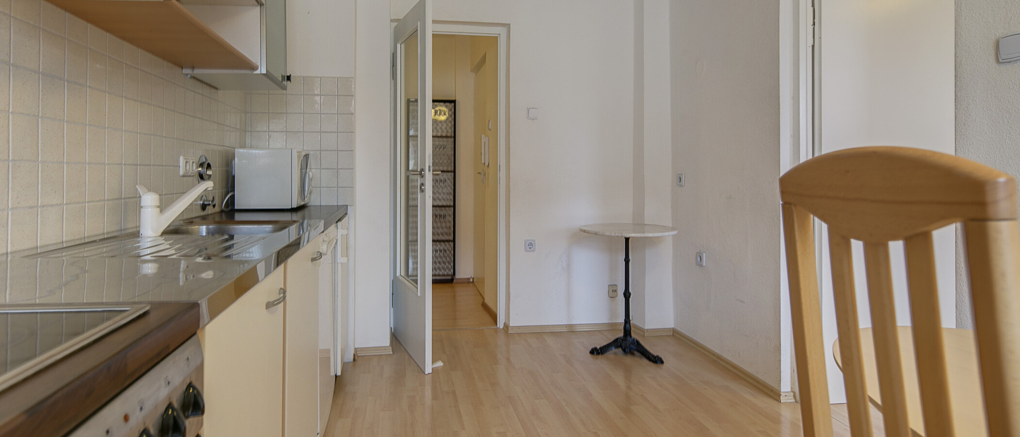 Dachgeschosswohnung München Schwabing (links der Leopoldstraße) 03 Küche 4340