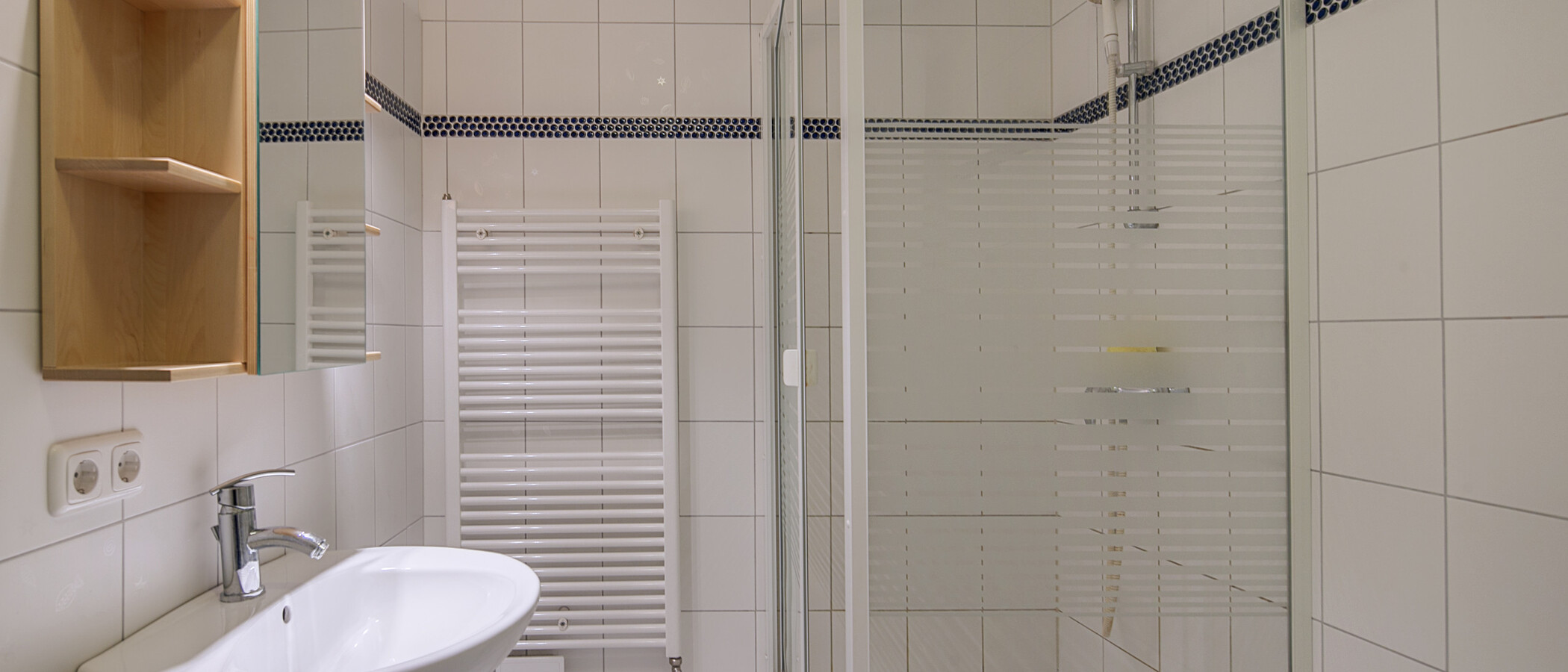 Dachgeschosswohnung München Schwabing (links der Leopoldstraße) 01 Badezimmer 4340