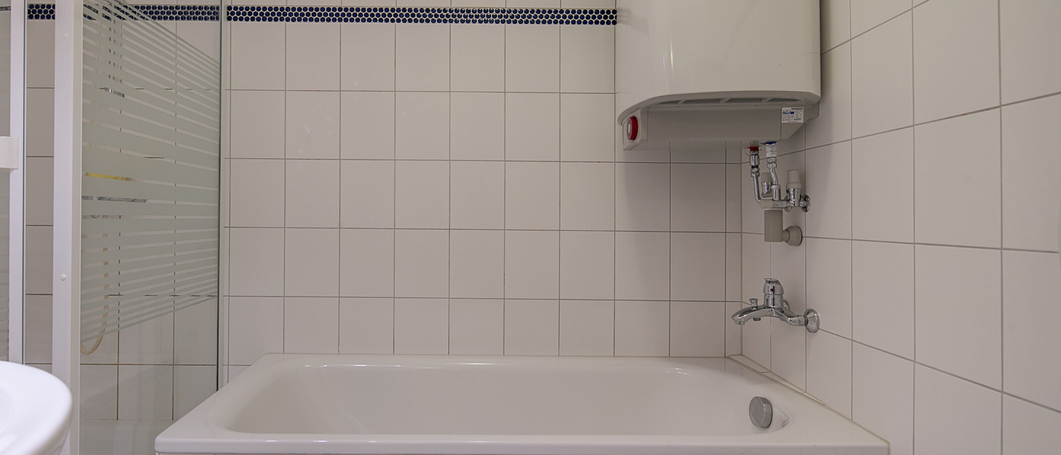Dachgeschosswohnung München Schwabing (links der Leopoldstraße) 02 Badezimmer 4340
