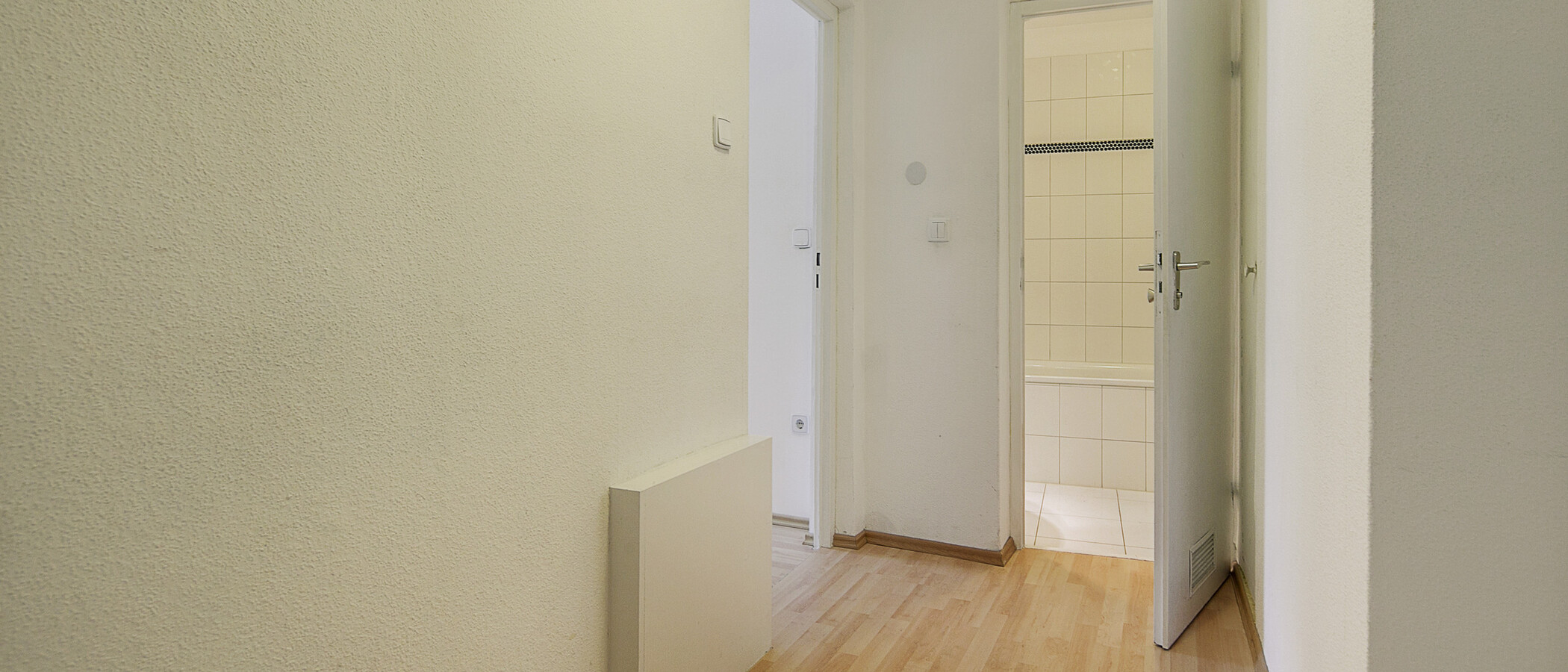 Dachgeschosswohnung München Schwabing (links der Leopoldstraße) 01 Flur/Gang 4340