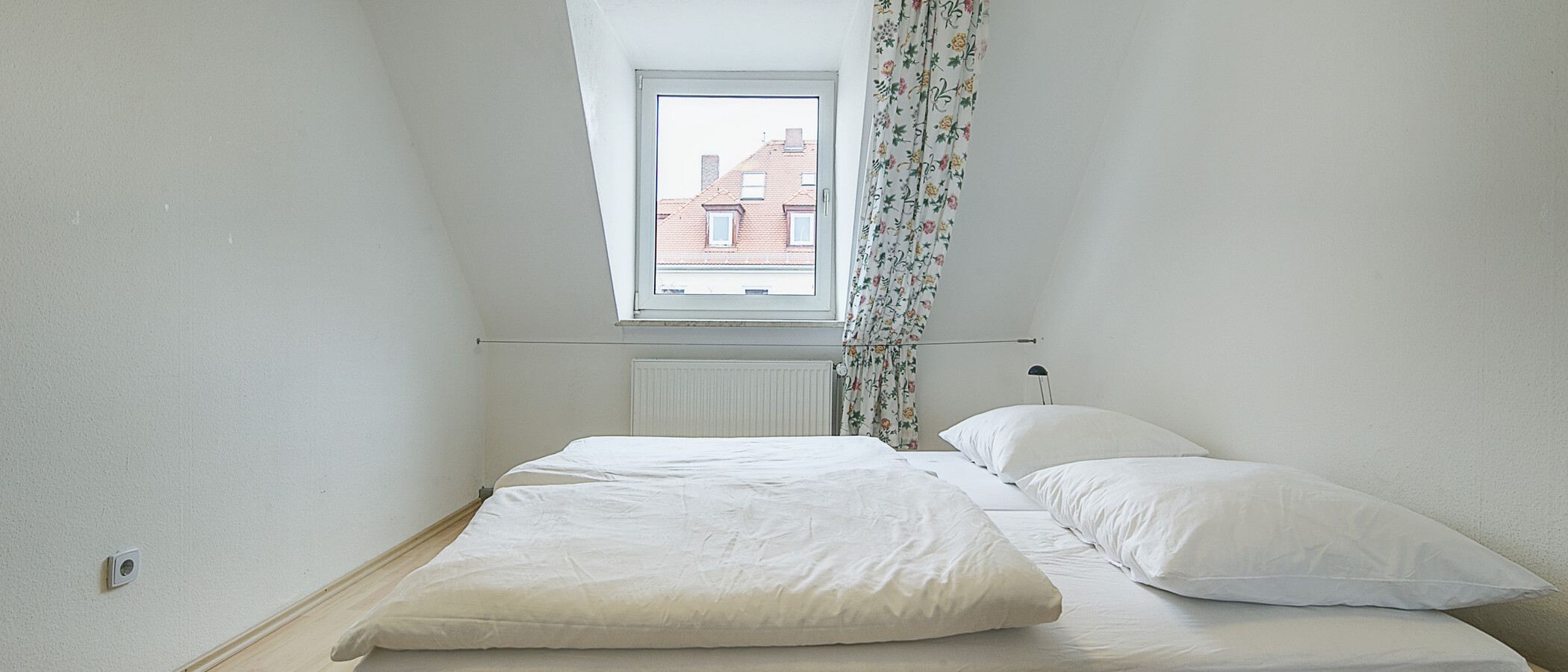 Dachgeschosswohnung München Schwabing (links der Leopoldstraße) 01 Schlafen 4340