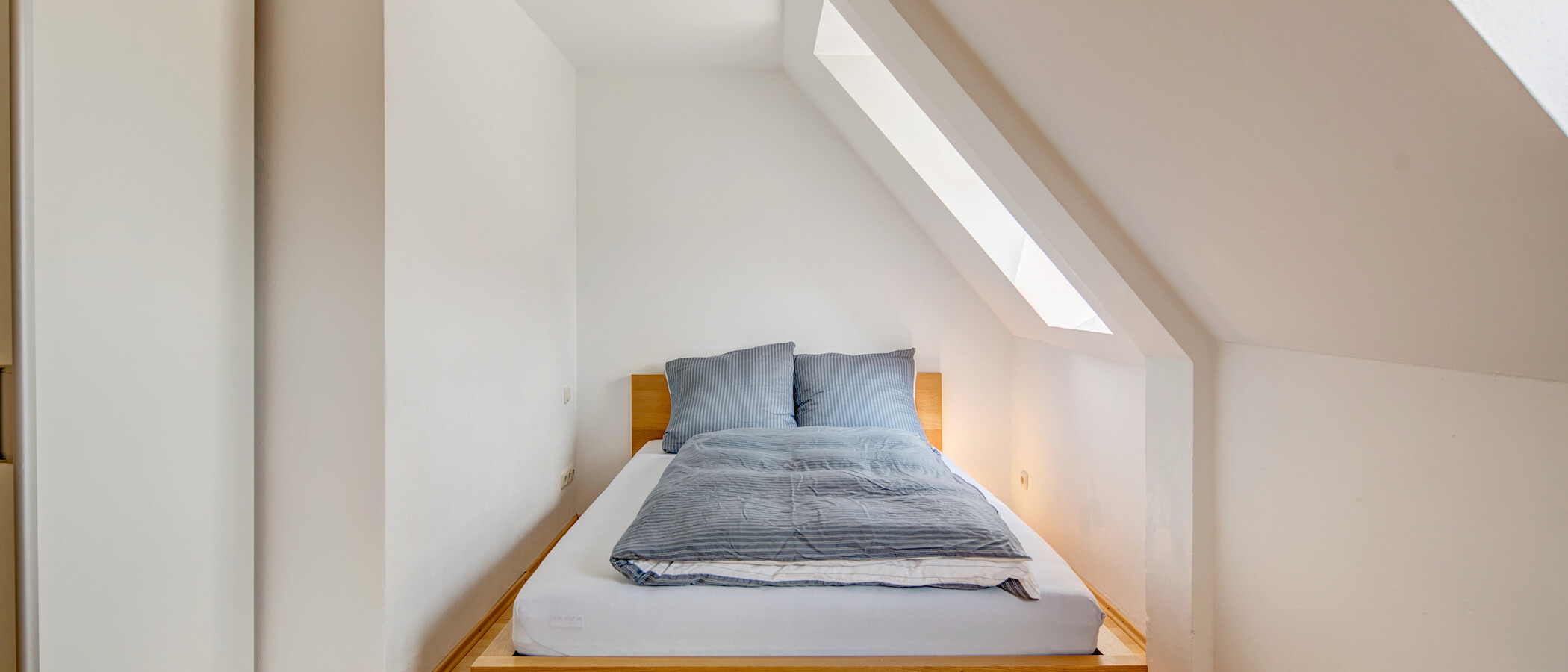 Dachgeschosswohnung München Maxvorstadt - Rund um den Josephsplatz 01 Schlafen 4683