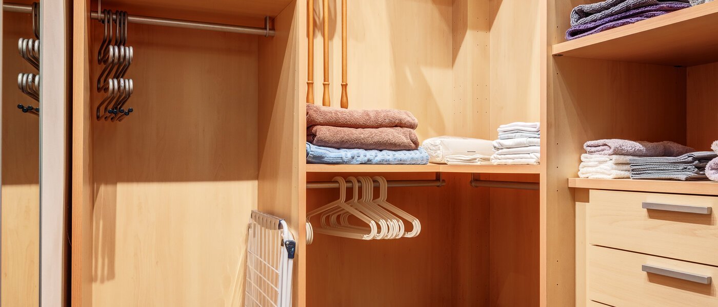 Wohnung München Schwabing (links der Leopoldstraße) 02 Begehbarer Schrank 4915