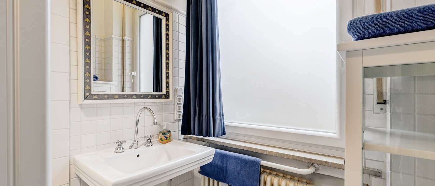 Wohnung München Schwabing (rechts der Leopoldstraße) 01 Badezimmer 4984