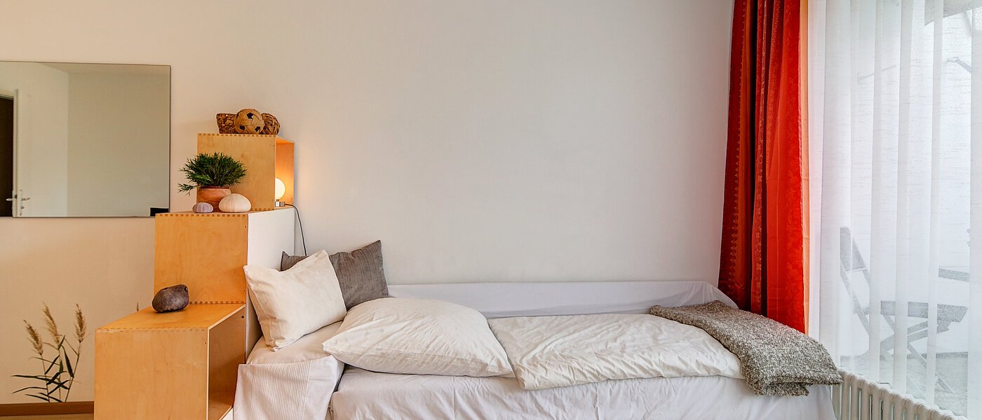 Wohnung München Olympiadorf 01 Schlafbereich 5242