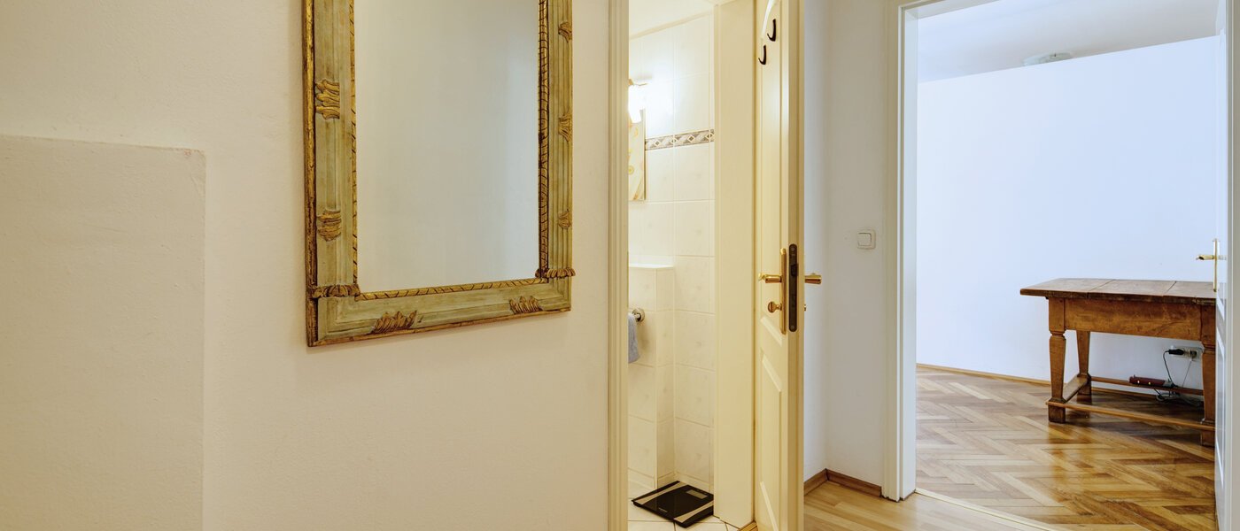 Wohnung München Glockenbachviertel 01 Flur/Gang 5247