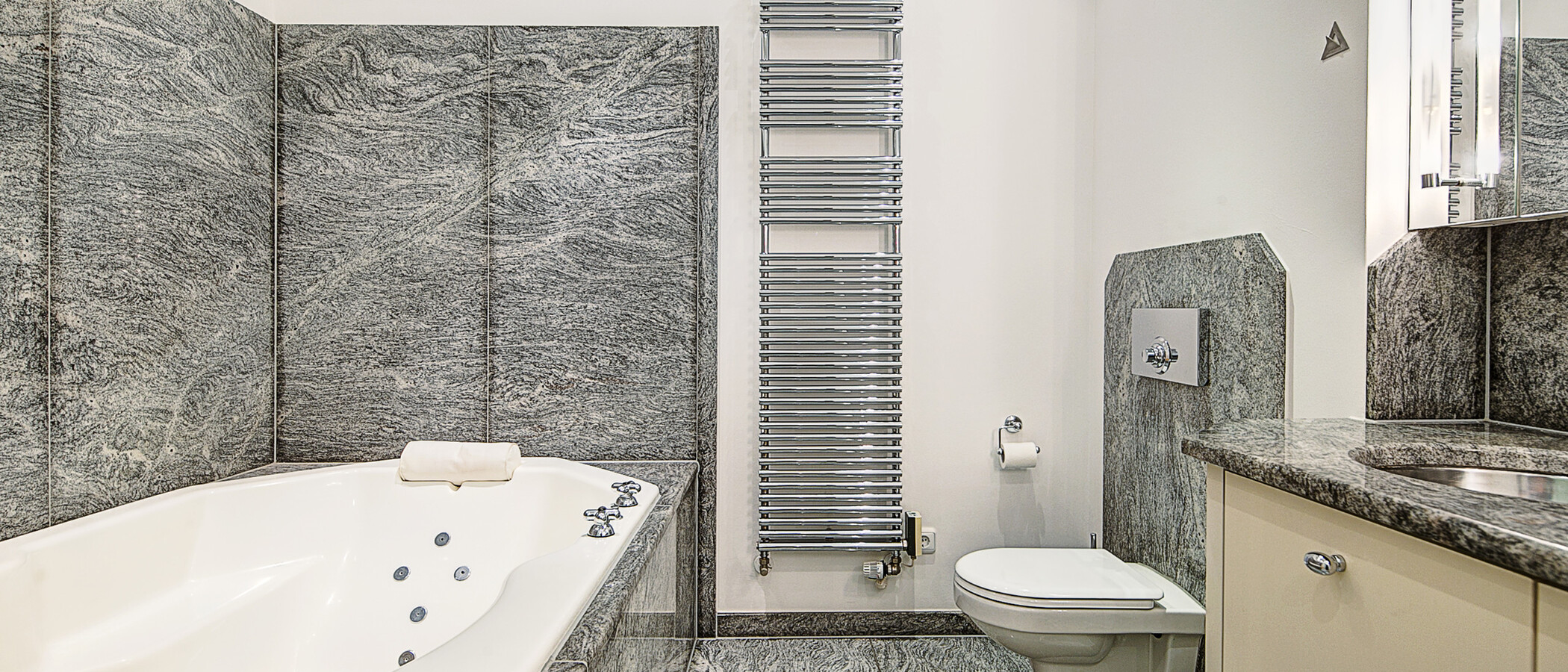 Wohnung München Schwabing-West (rund um den Hohenzollernplatz) 01 Badezimmer 5273