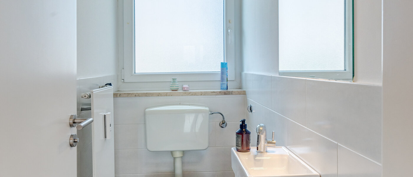 Wohnung München Bogenhausen 01 Gäste-WC 53