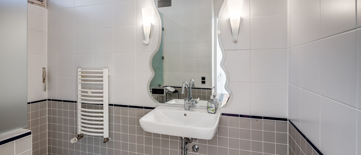 Einfamilienhaus München Obermenzing 01 Gäste-WC 5436