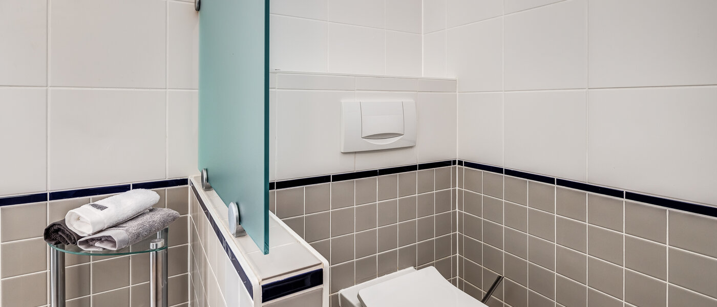 Einfamilienhaus München Obermenzing 03 Gäste-WC 5436