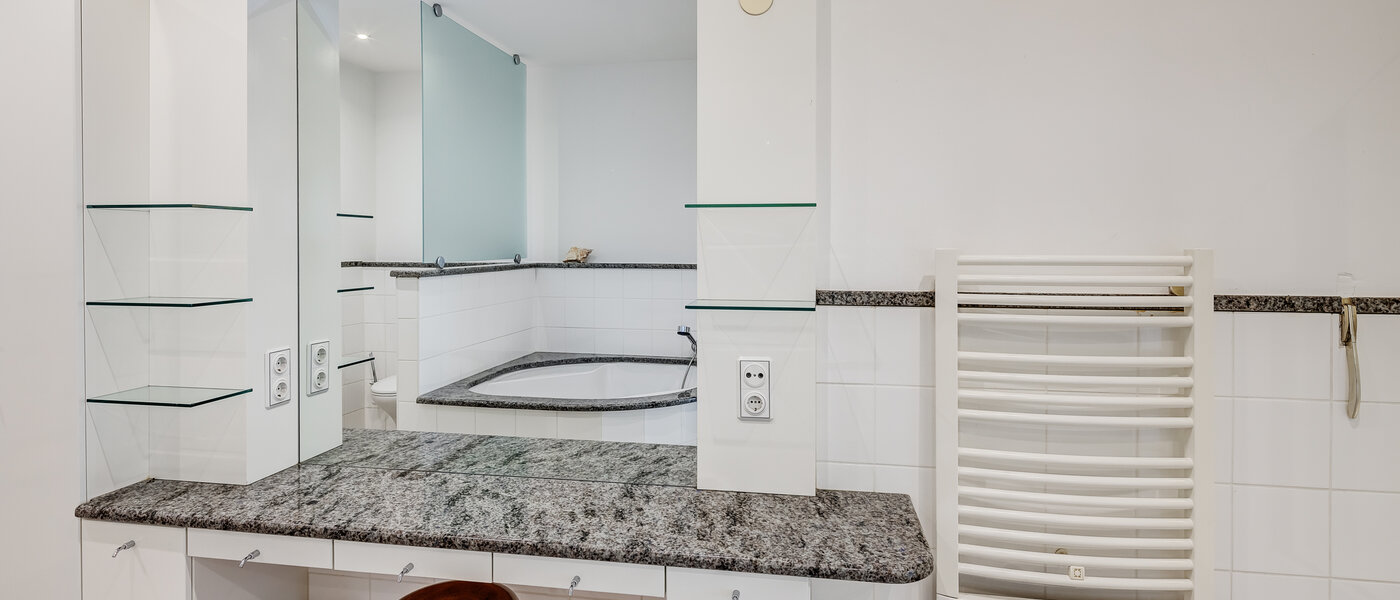 Einfamilienhaus München Obermenzing 03 1. Badezimmer 5436