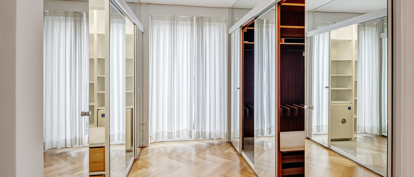 Einfamilienhaus München Obermenzing 01 Begehbarer Schrank 5436