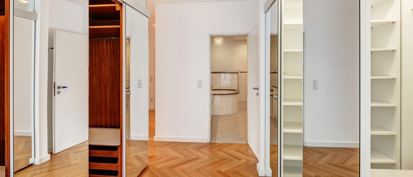 Einfamilienhaus München Obermenzing 02 Begehbarer Schrank 5436