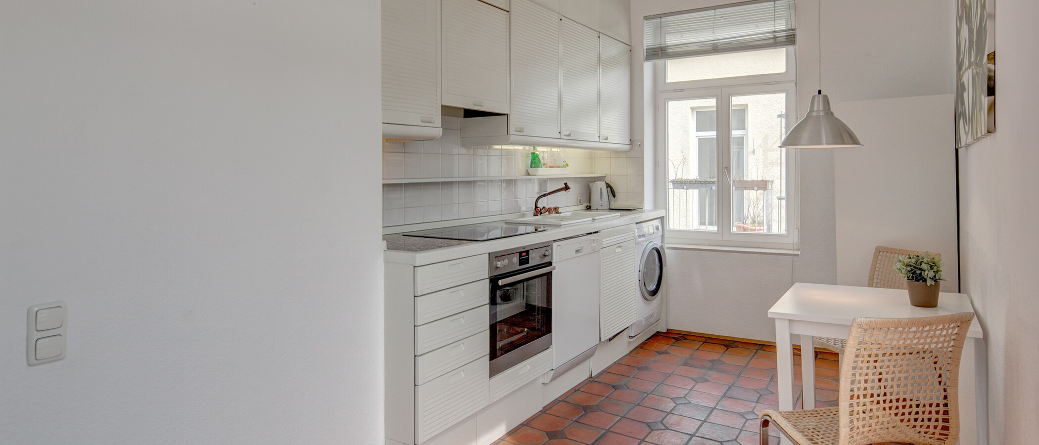 Wohnung München Schwabing (links der Leopoldstraße) 01 Küche 556