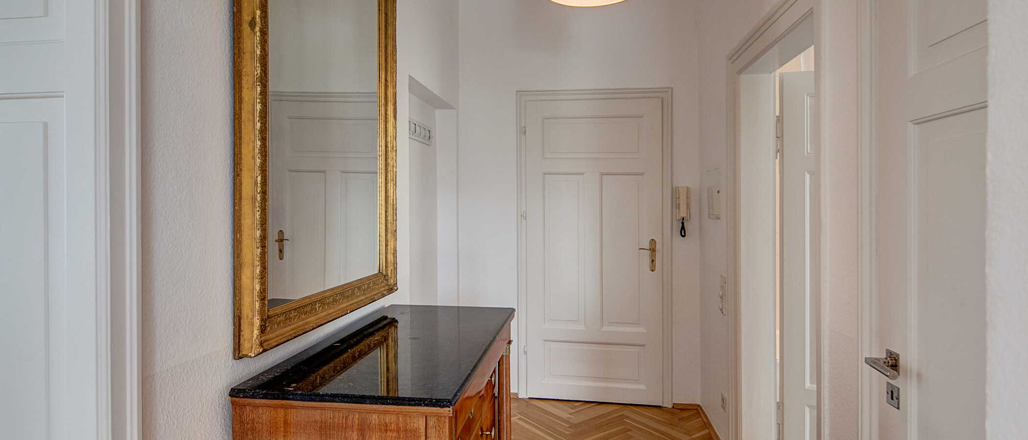 Wohnung München Schwabing (links der Leopoldstraße) 02 Flur/Gang 556