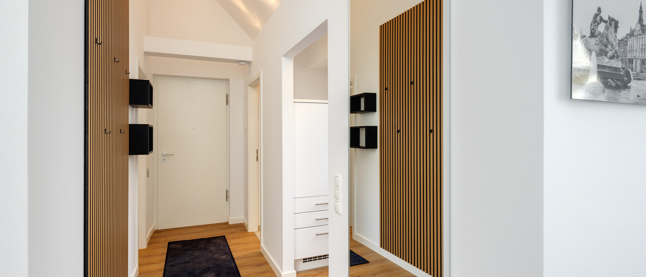 Dachgeschosswohnung München Schwabing 01 Flur/Gang 5576
