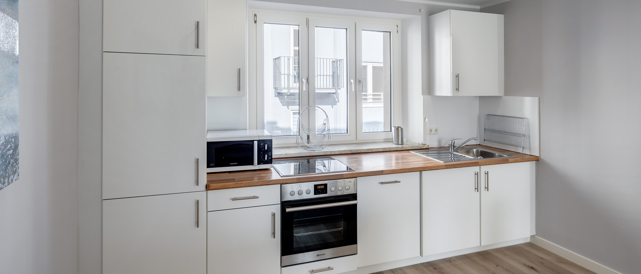 Wohnung München Schwabing-Nord (zw. Leopoldstraße & Englischen Garten) 01 Küche 5577