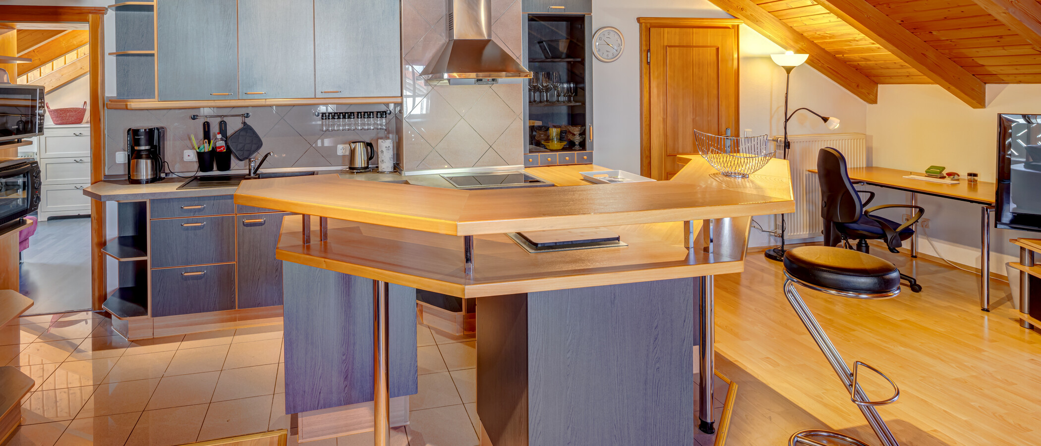 Dachgeschosswohnung München Am Hart 04 Küche 5630