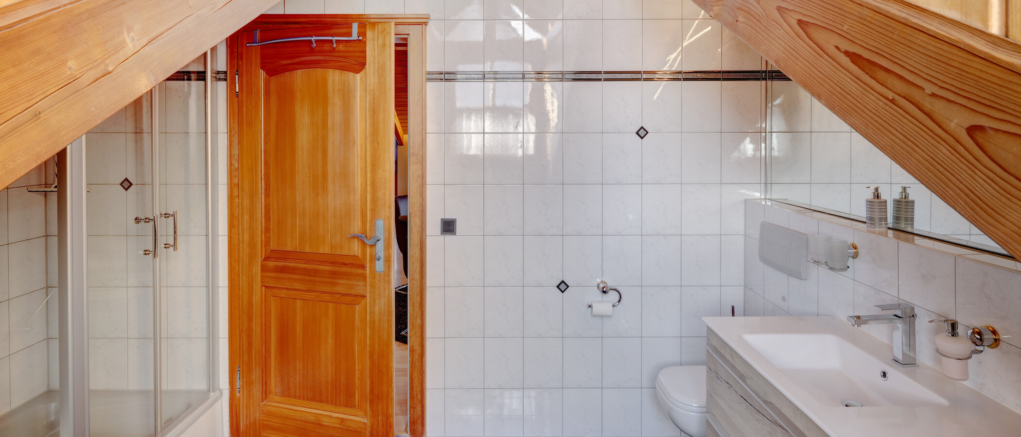 Dachgeschosswohnung München Am Hart 02 Badezimmer 5630