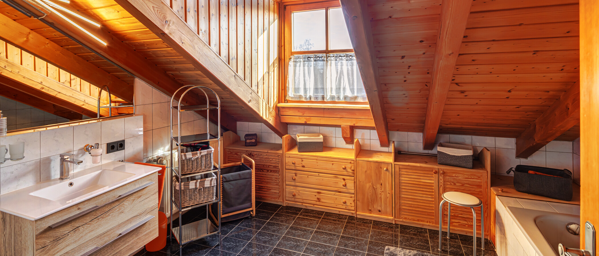 Dachgeschosswohnung München Am Hart 03 Badezimmer 5630