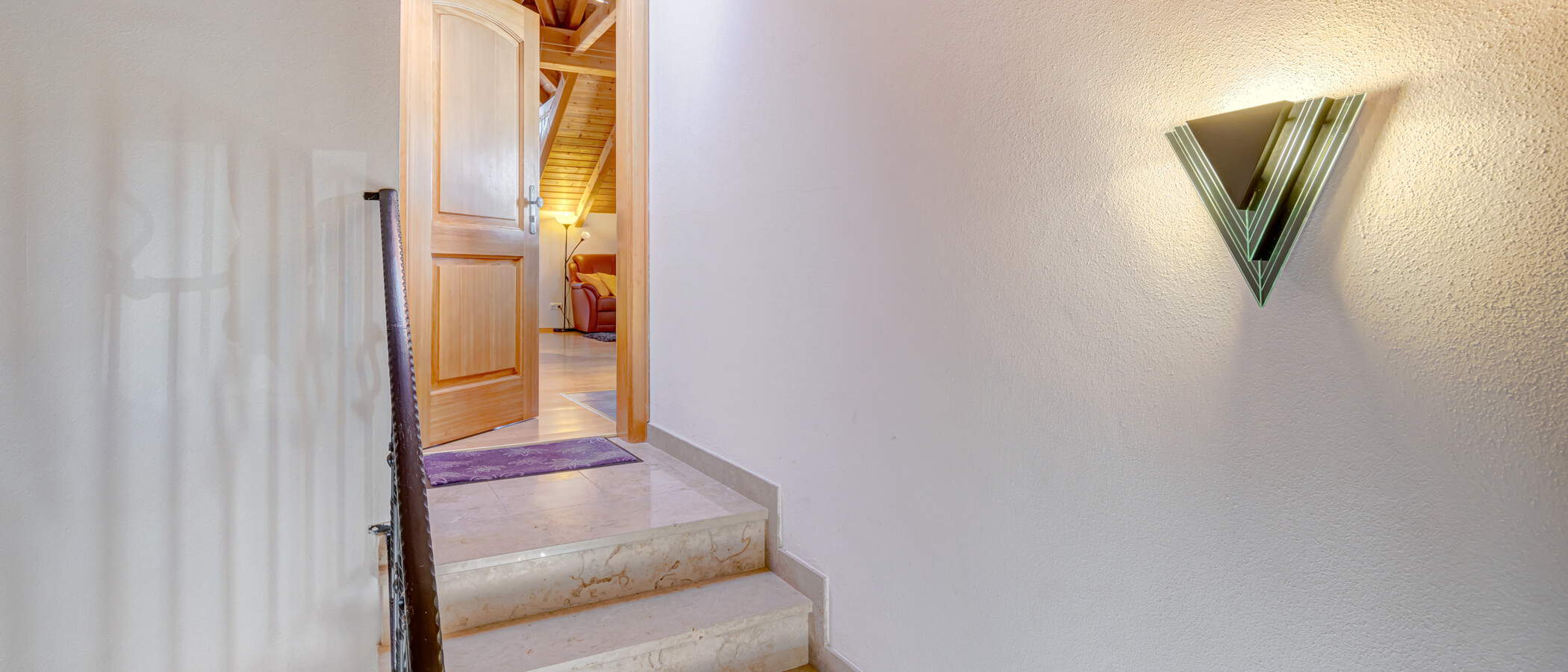 Dachgeschosswohnung München Am Hart 01 Flur/Gang 5630
