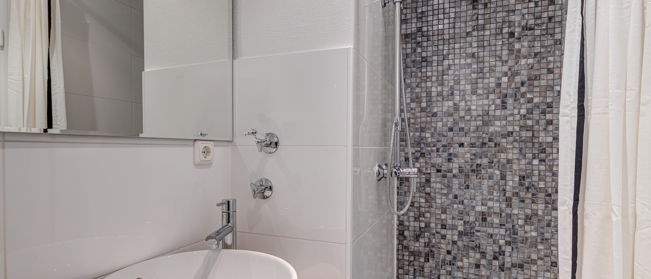 Apartment München Maxvorstadt - Universitätsviertel 03 Badezimmer 5870
