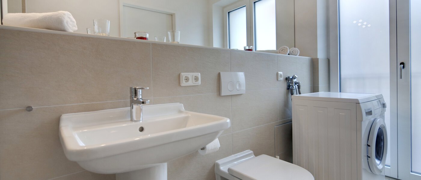 Apartment München Großhadern 01 Badezimmer 5984