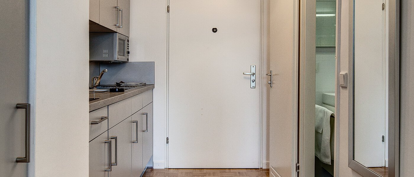 Wohnung München Arabellapark 01 Flur/Gang 6126