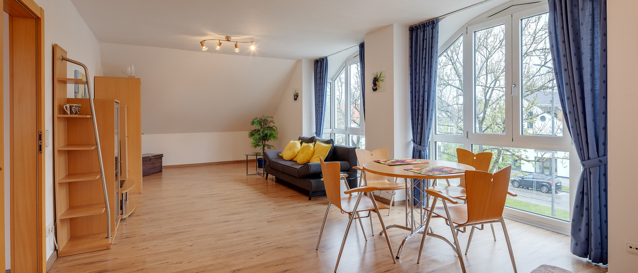Dachgeschosswohnung München Waldtrudering 01 Wohnbereich 6182