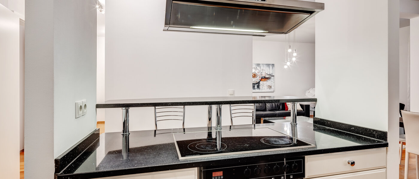 Wohnung München Schwabing-Nord (zw. Leopoldstraße & Englischen Garten) 02 Küche 6300