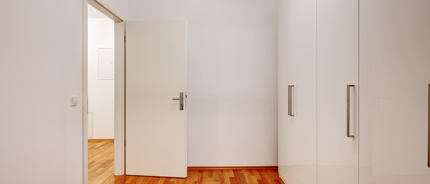 Wohnung München Schwabing-Nord (zw. Leopoldstraße & Englischen Garten) 03 Ankleide 6300