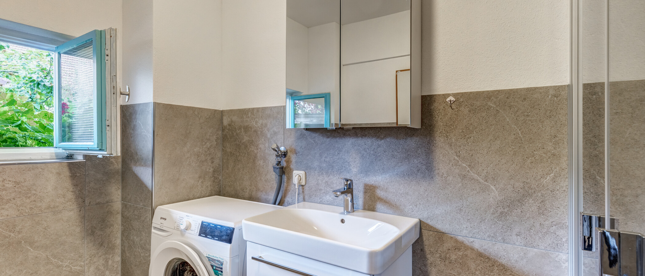 Wohnung Fahrenzhausen 02 Badezimmer 6417