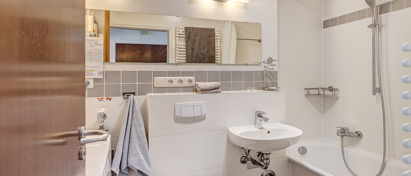 Wohnung München Maxvorstadt - Universitätsviertel 01 Badezimmer 6485