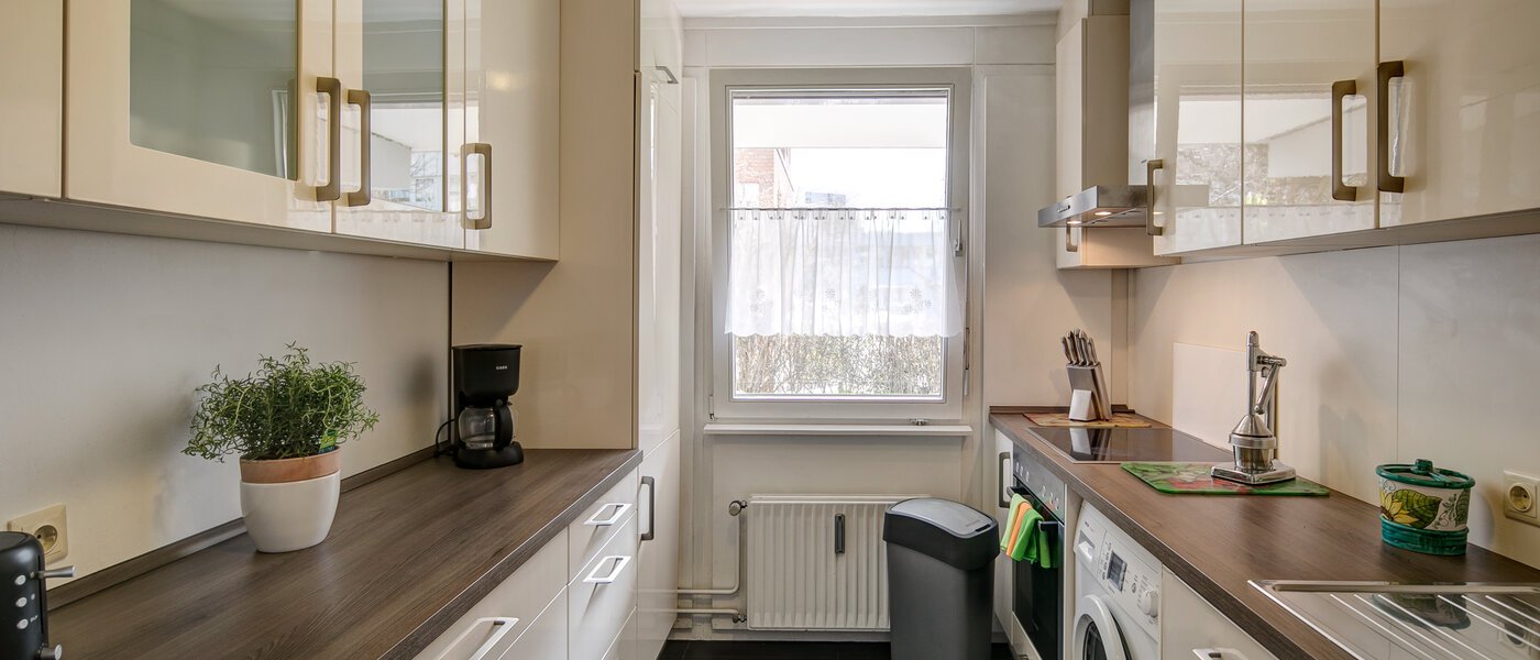 Wohnung München Arabellapark 01 Küche 6561