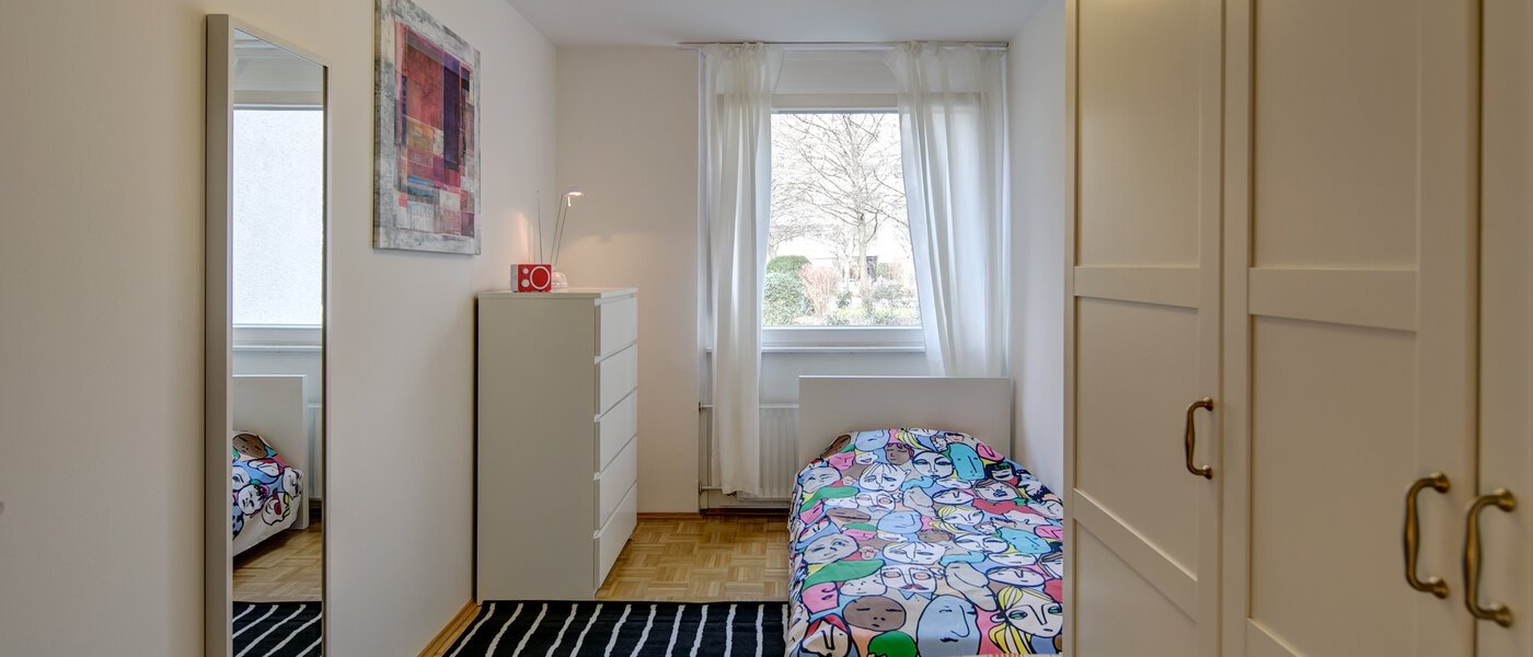 Wohnung München Arabellapark 01 2. Schlafzimmer	 6561