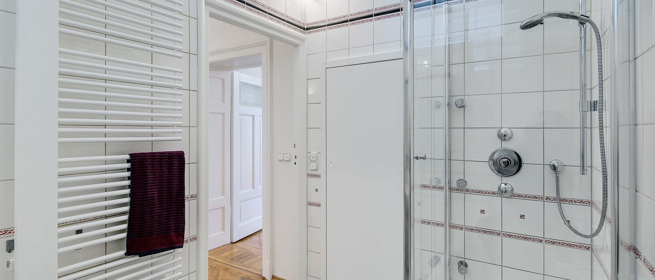 Wohnung München Altbogenhausen 03 Badezimmer 681