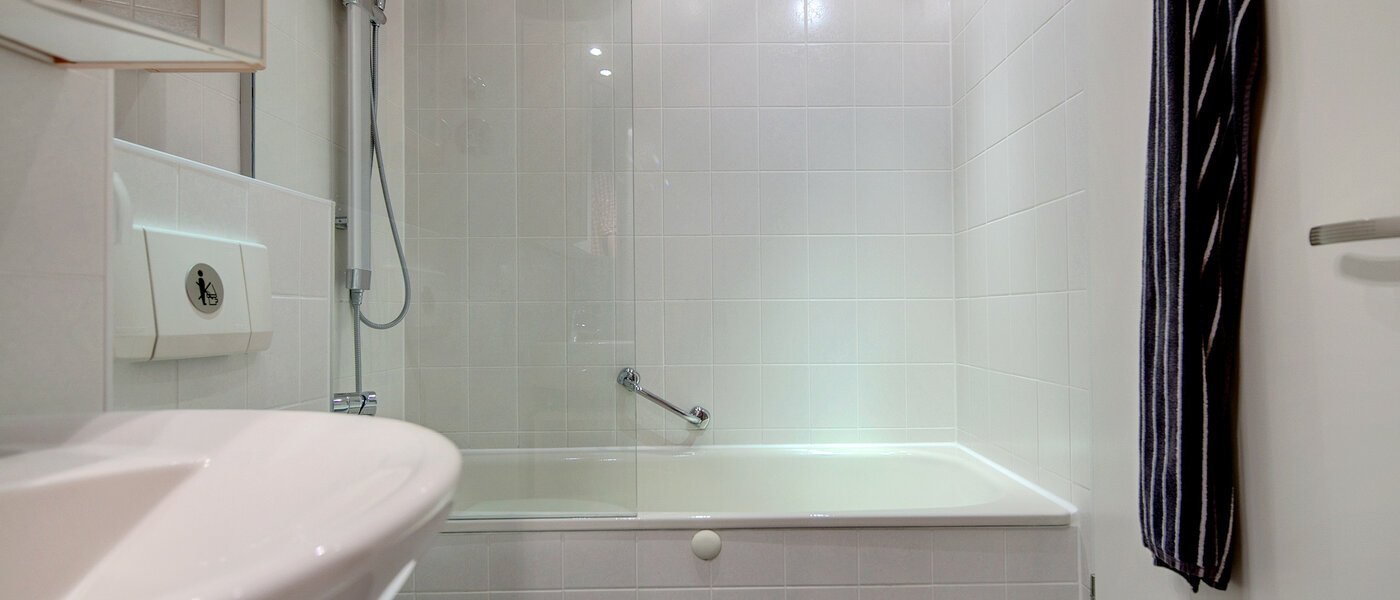 Wohnung Dachau 01 Badezimmer 6898