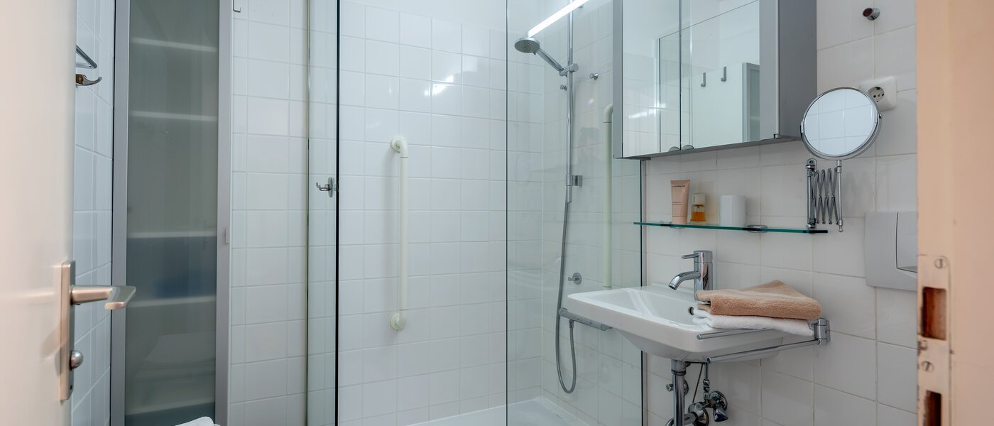 Wohnung München Schwabing 01 Badezimmer 7050
