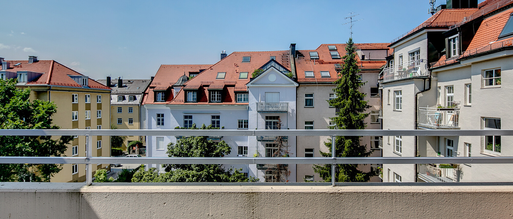 Apartment München Ludwigsvorstadt 03 Balkon 7070
